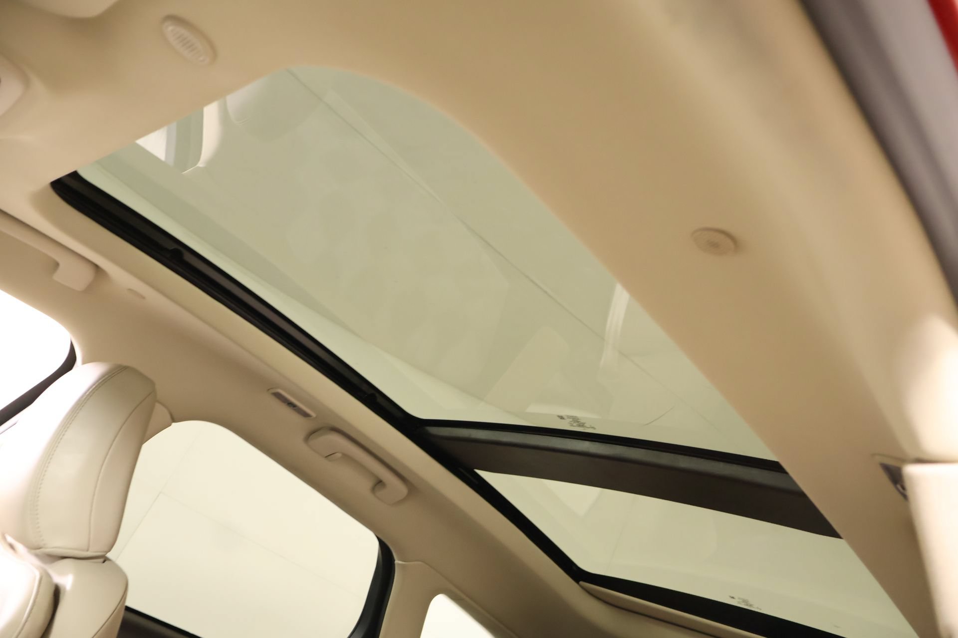 Used 2021 Lincoln Corsair Reserve w/ Elements Package FWD image 16