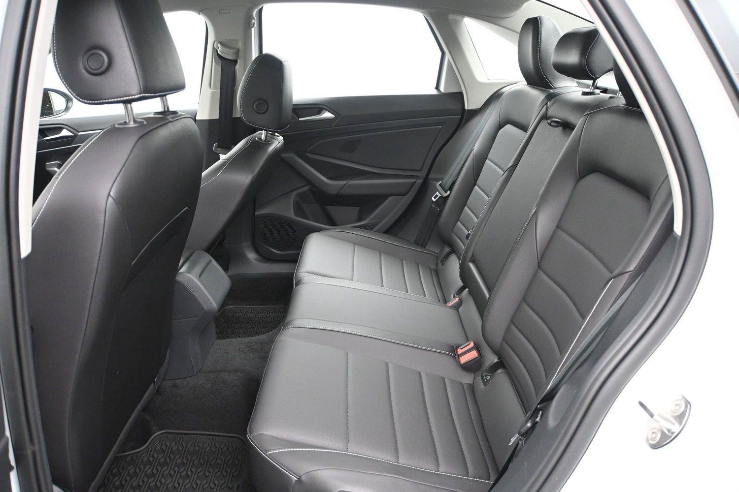 Used 2023 Volkswagen Jetta SE w/ Panoramic Sunroof Package FWD image 8
