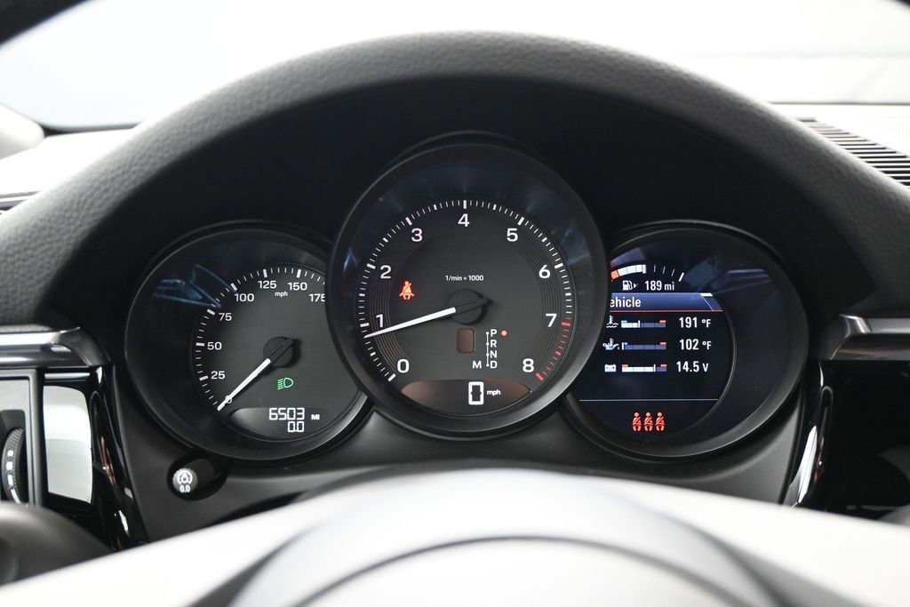 Used 2025 Porsche Macan AWD/4WD image 19