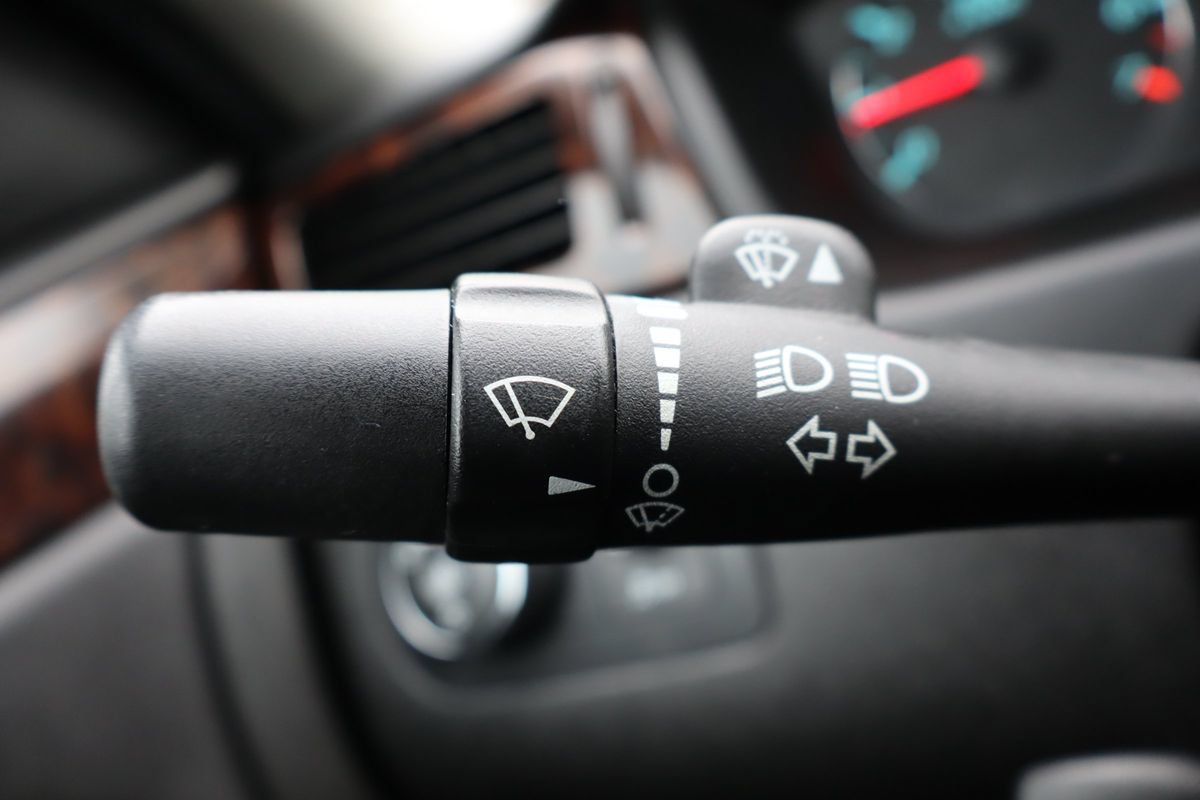 Used 2013 Chevrolet Impala LTZ FWD image 32