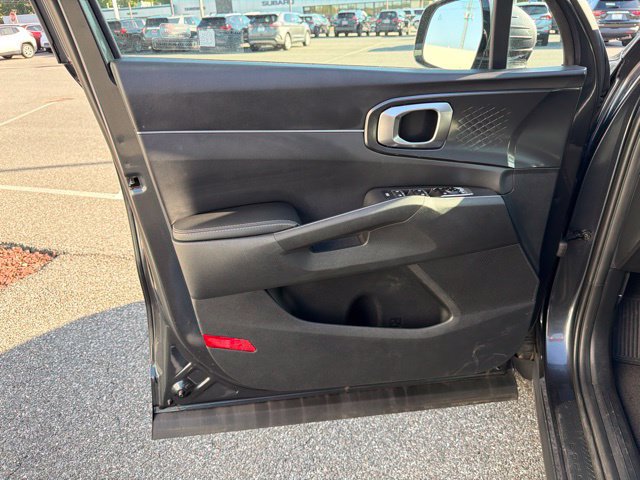 Used 2024 Kia Sorento S w/ Panoramic Sunroof Package AWD/4WD image 11