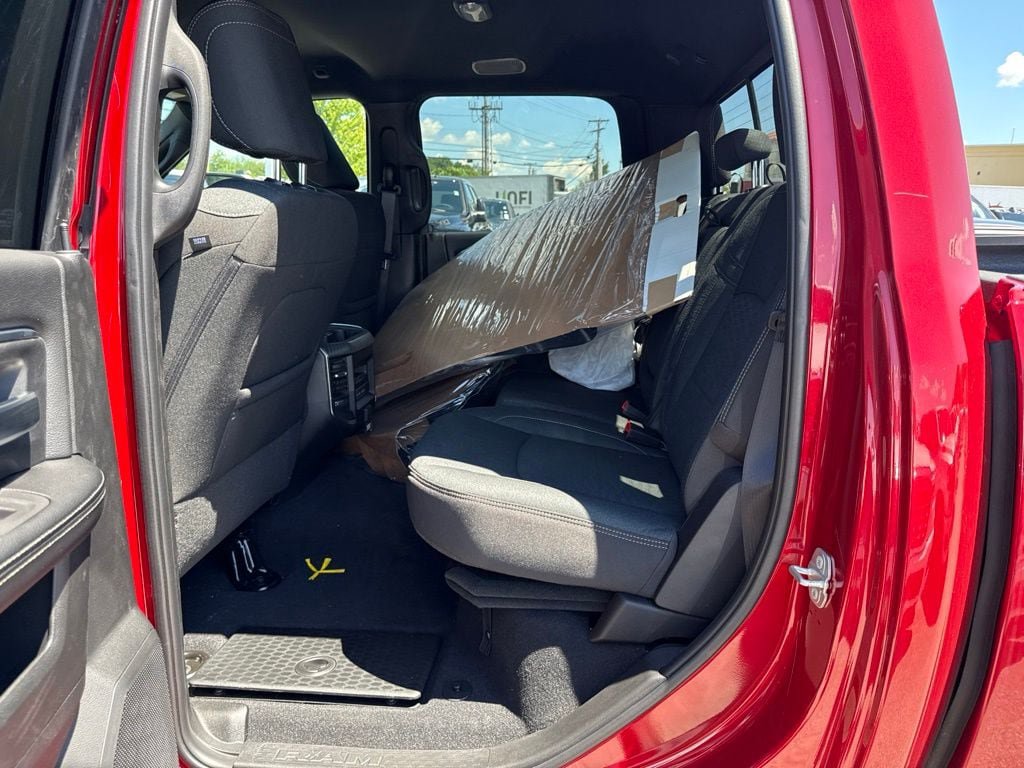 New 2026 RAM 2500 Big Horn AWD/4WD image 20