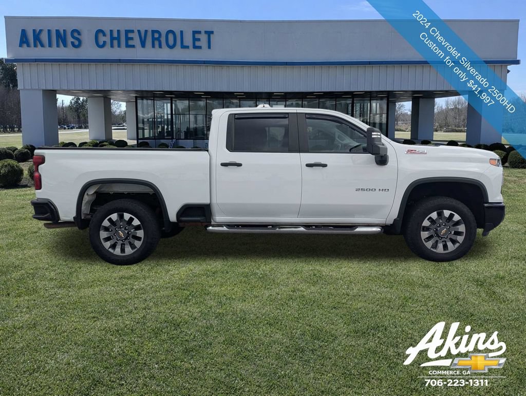 Used 2024 Chevrolet Silverado 2500 Custom w/ Custom Convenience Package AWD/4WD image 3