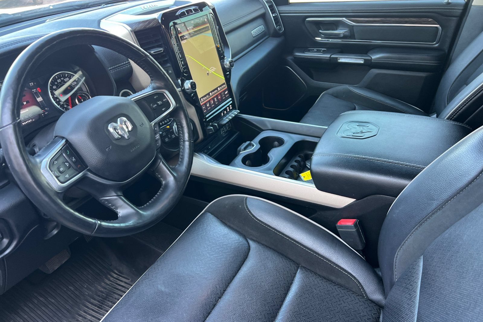 Used 2019 RAM 1500 Laramie AWD/4WD image 11