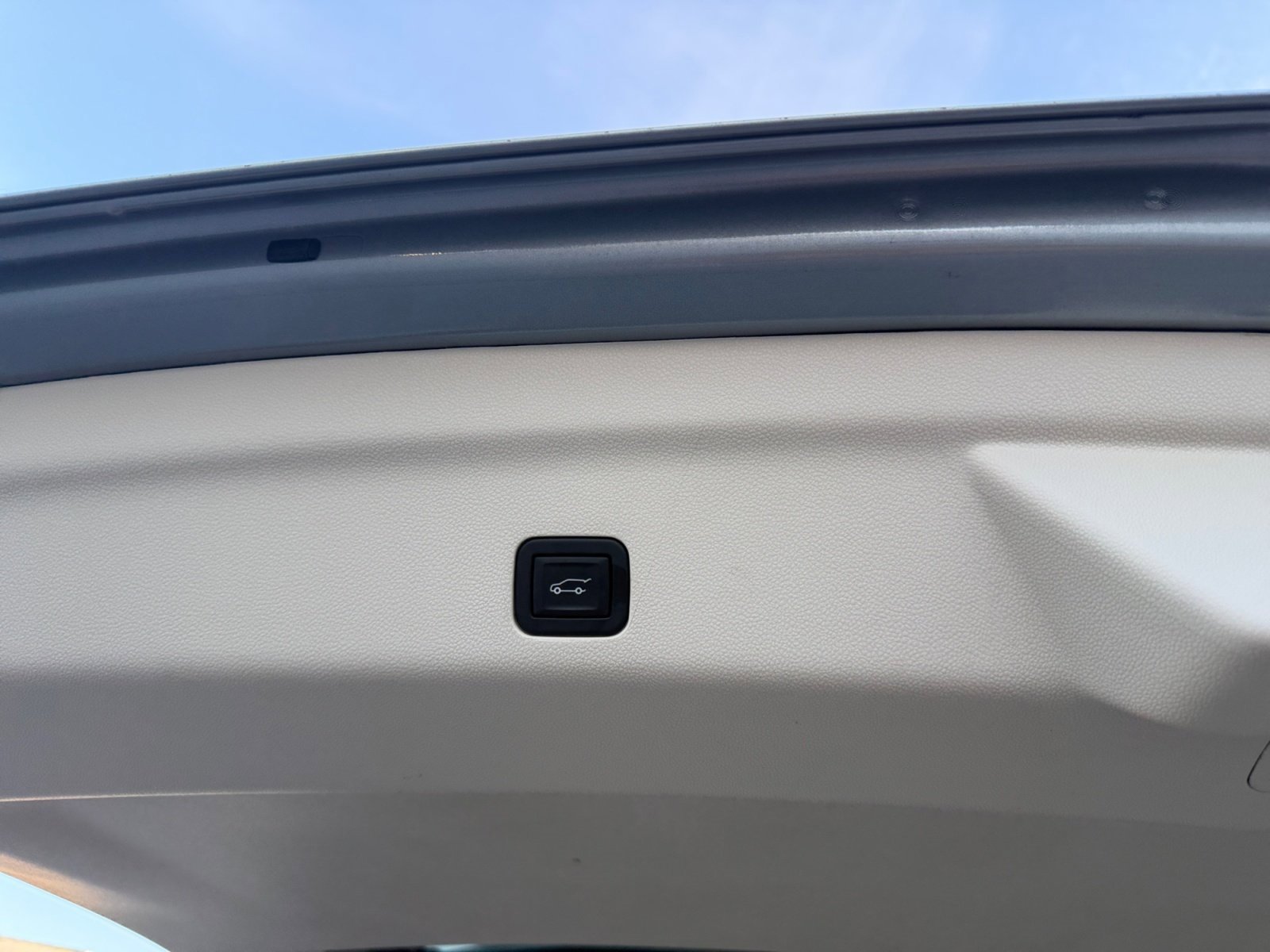 Used 2024 Cadillac Escalade Premium Luxury Platinum image 42