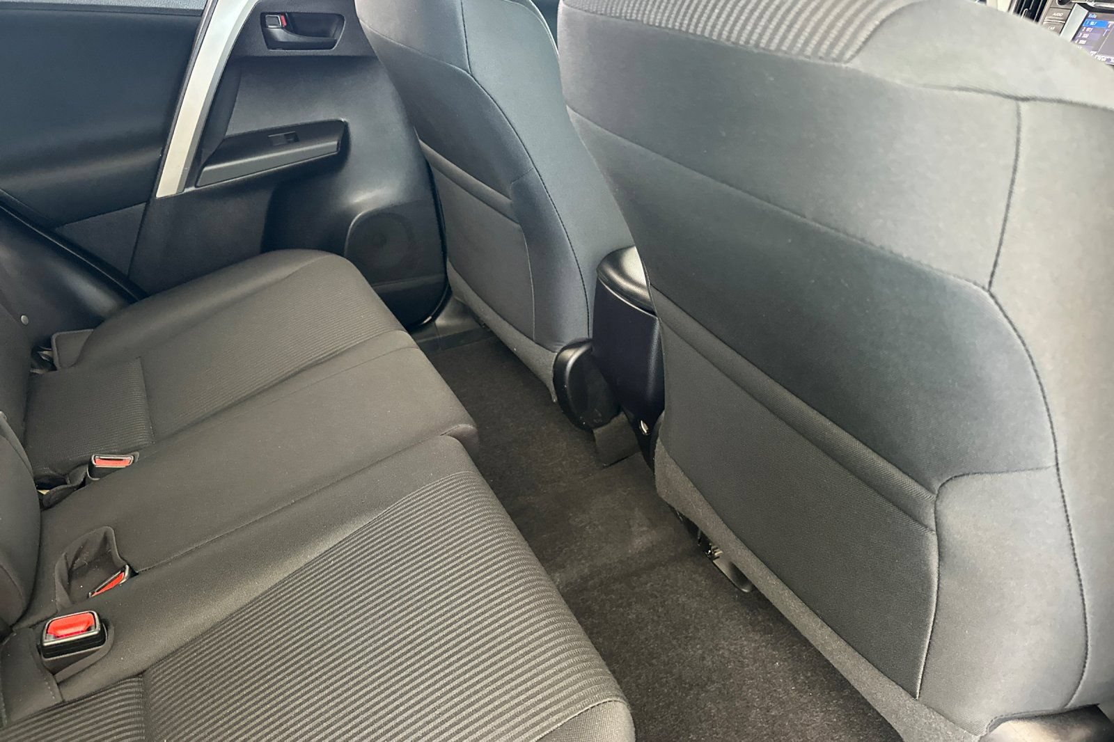 Used 2017 Toyota RAV4 LE w/ All Weather Liner Package FWD image 18