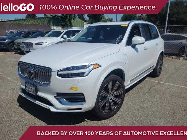 Used 2022 Volvo XC90 T8 Inscription w/ Lounge Package
