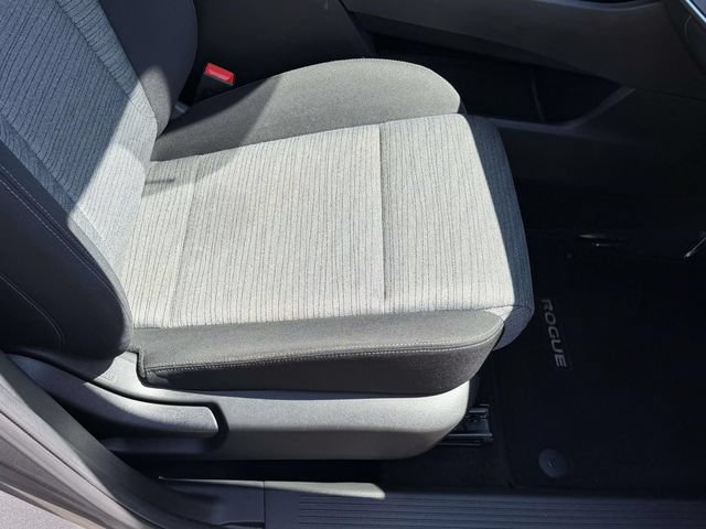 Used 2023 Nissan Rogue SV AWD/4WD image 11