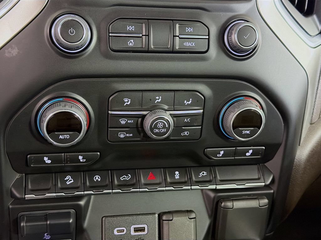 Used 2022 Chevrolet Silverado 1500 RST AWD/4WD image 16