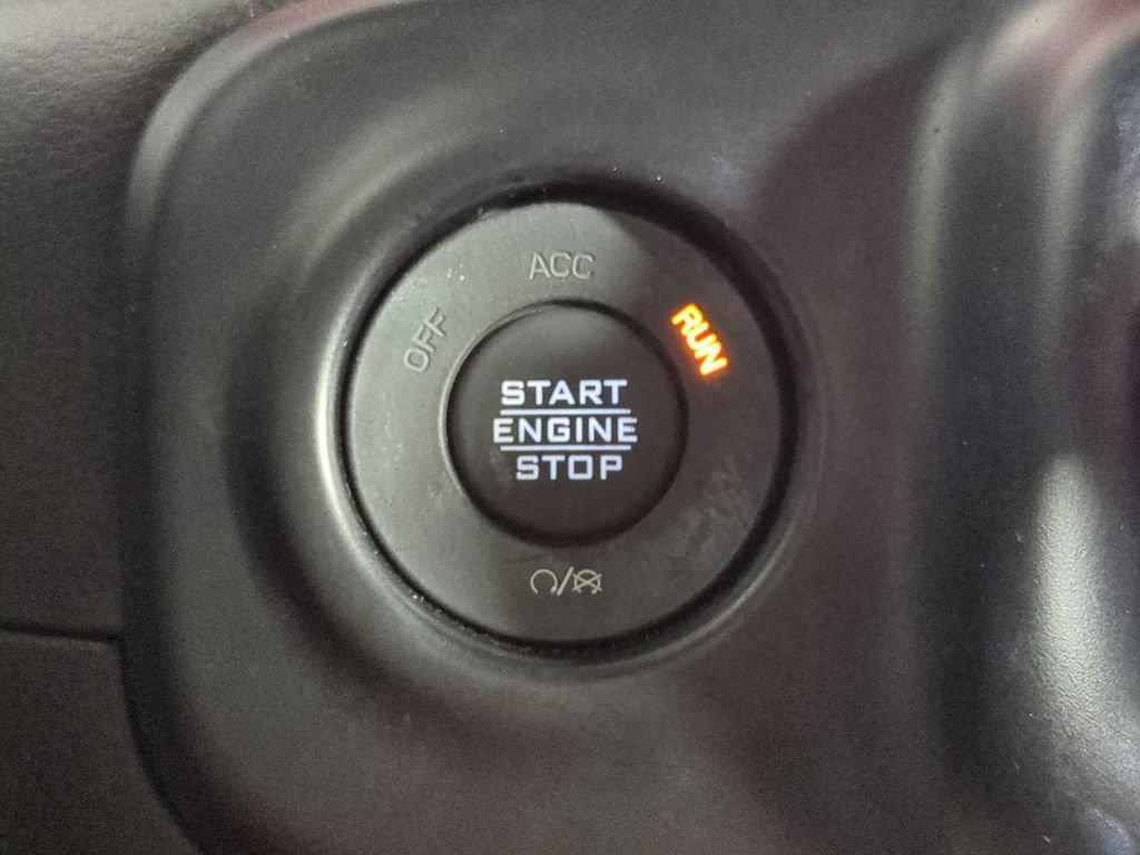 Used 2022 Jeep Wrangler Unlimited Rubicon AWD/4WD image 36