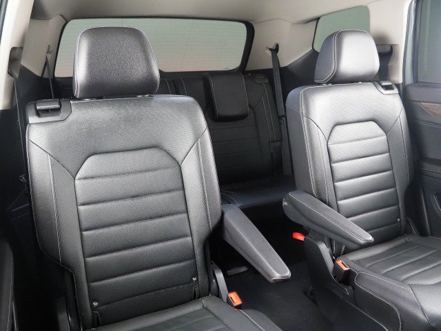 Used 2025 Volkswagen Atlas SEL AWD/4WD image 15