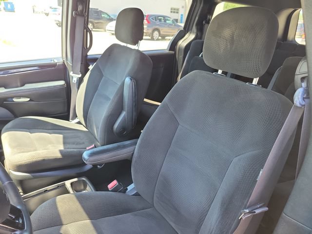 Used 2016 Dodge Grand Caravan SE FWD image 5