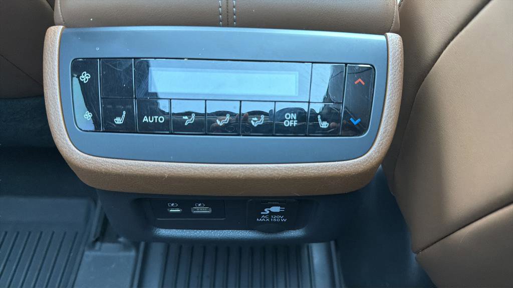 Certified 2022 Nissan Pathfinder Platinum w/ Lighting Package (N93) image 22