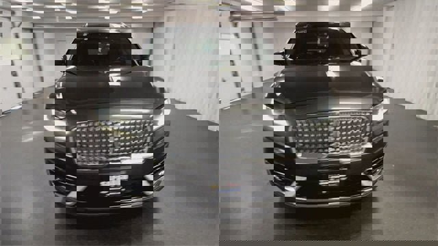 Used 2020 Lincoln Nautilus Reserve w/ Equipment Group 201A image 3