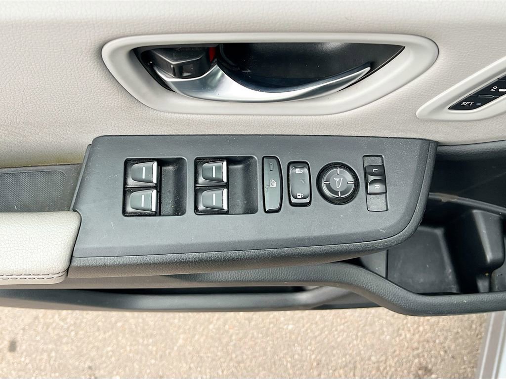 Used 2024 Honda Pilot Touring image 17