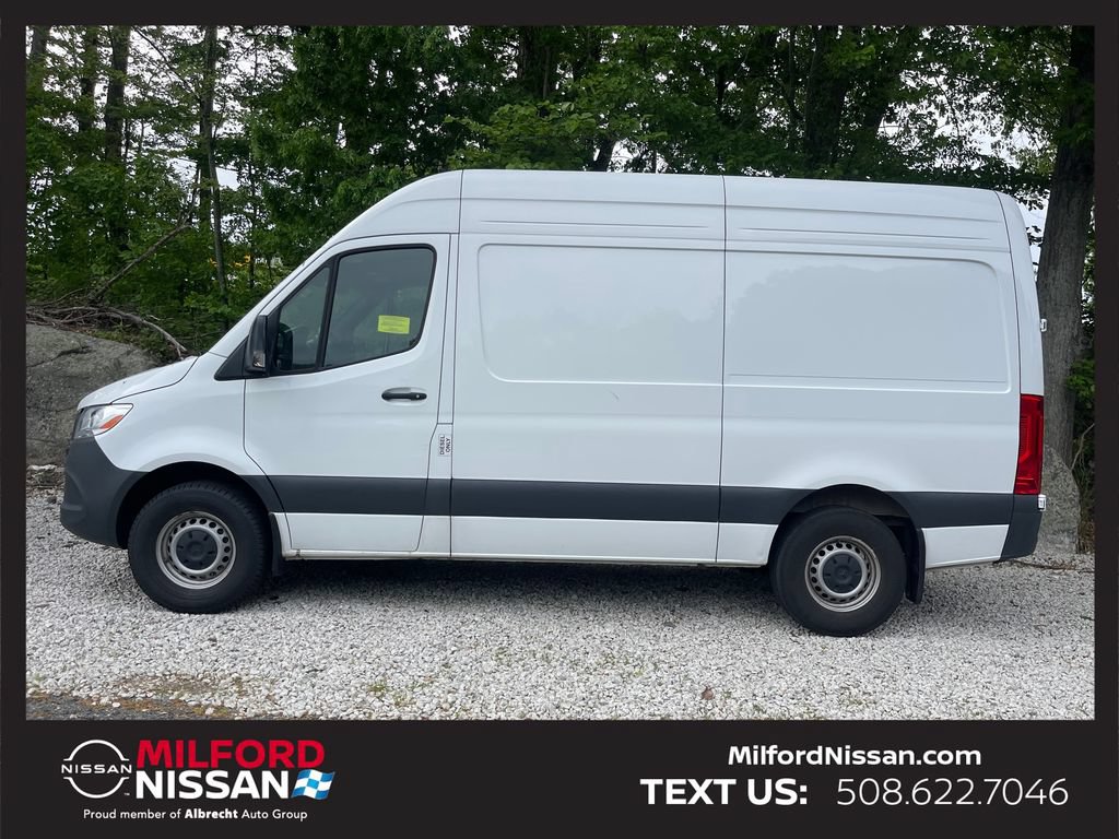 Used 2025 Mercedes-Benz Sprinter 2500 image 2