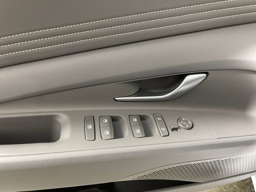 New 2025 Hyundai Elantra Sport image 18