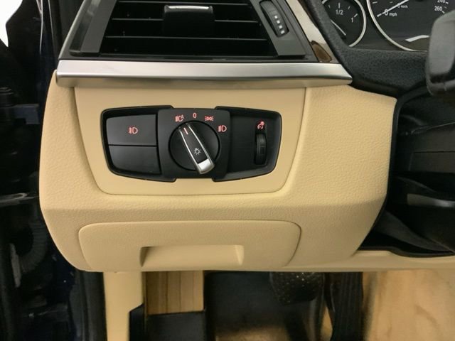 Used 2013 BMW 328i xDrive Sedan AWD/4WD image 17