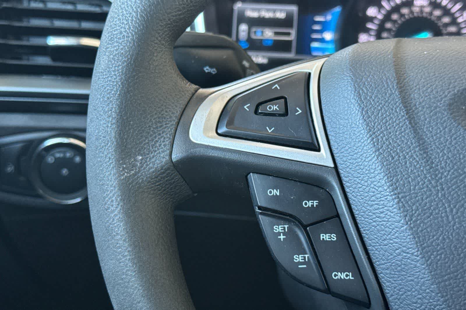Used 2016 Ford Fusion SE FWD image 24