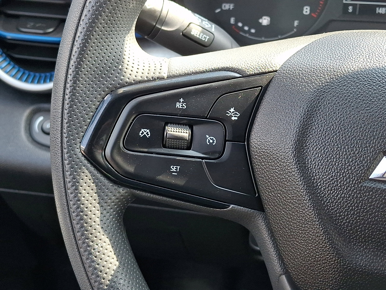 Used 2025 Chevrolet Trax LS FWD image 20
