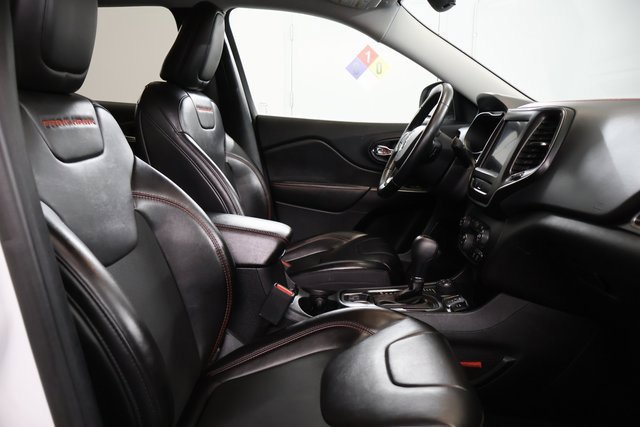 Used 2020 Jeep Cherokee Trailhawk w/ Cold Weather Group AWD/4WD image 29