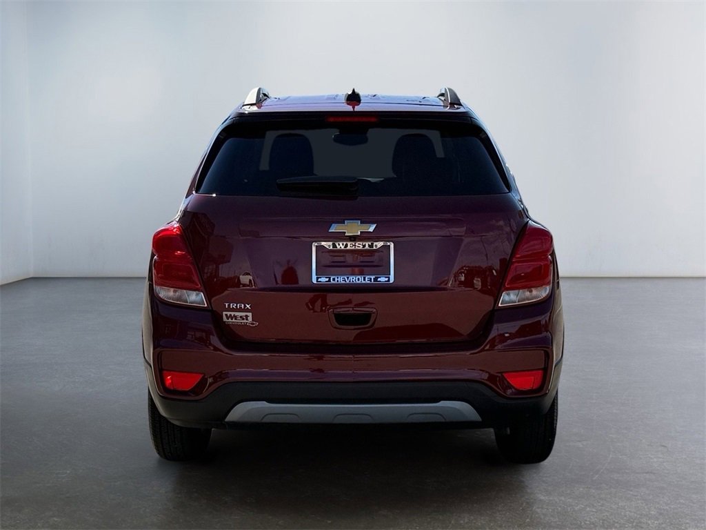 Used 2022 Chevrolet Trax LT w/ LT Convenience Package image 4