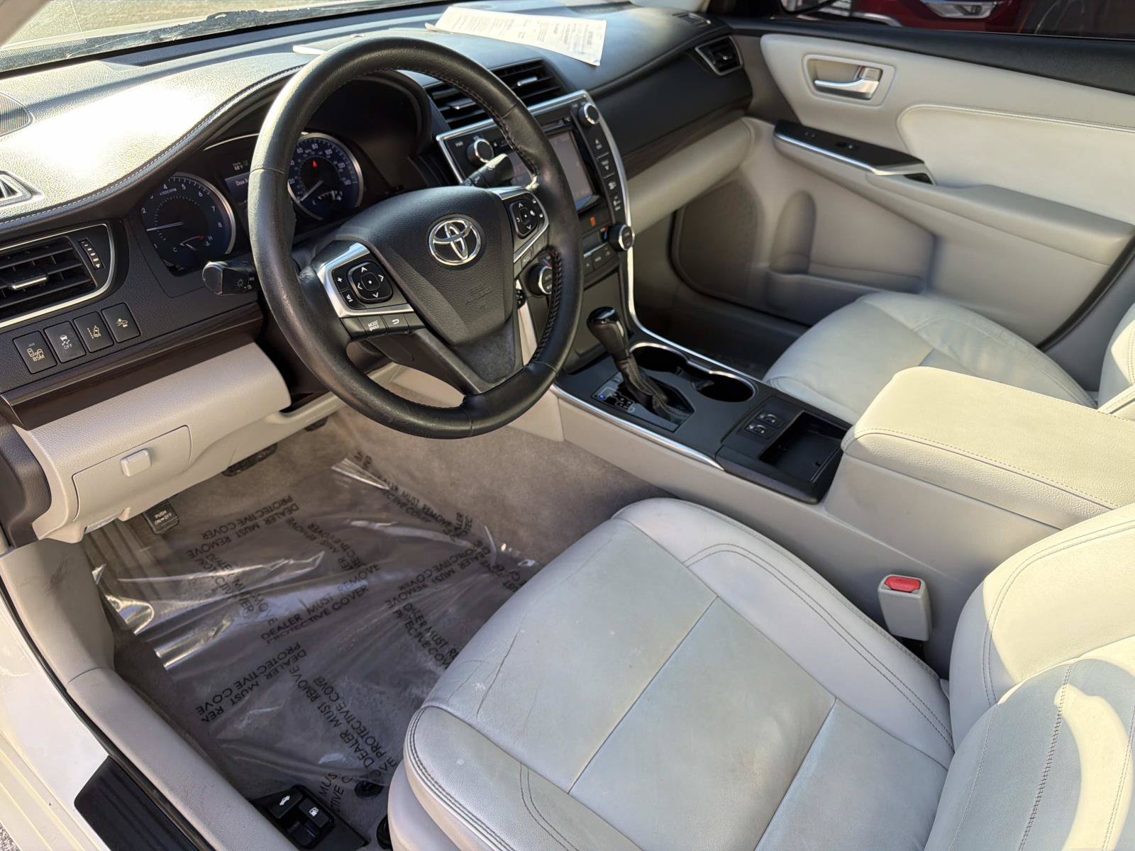 Used 2015 Toyota Camry XLE w/ Advanced Technology Package FWD image 12