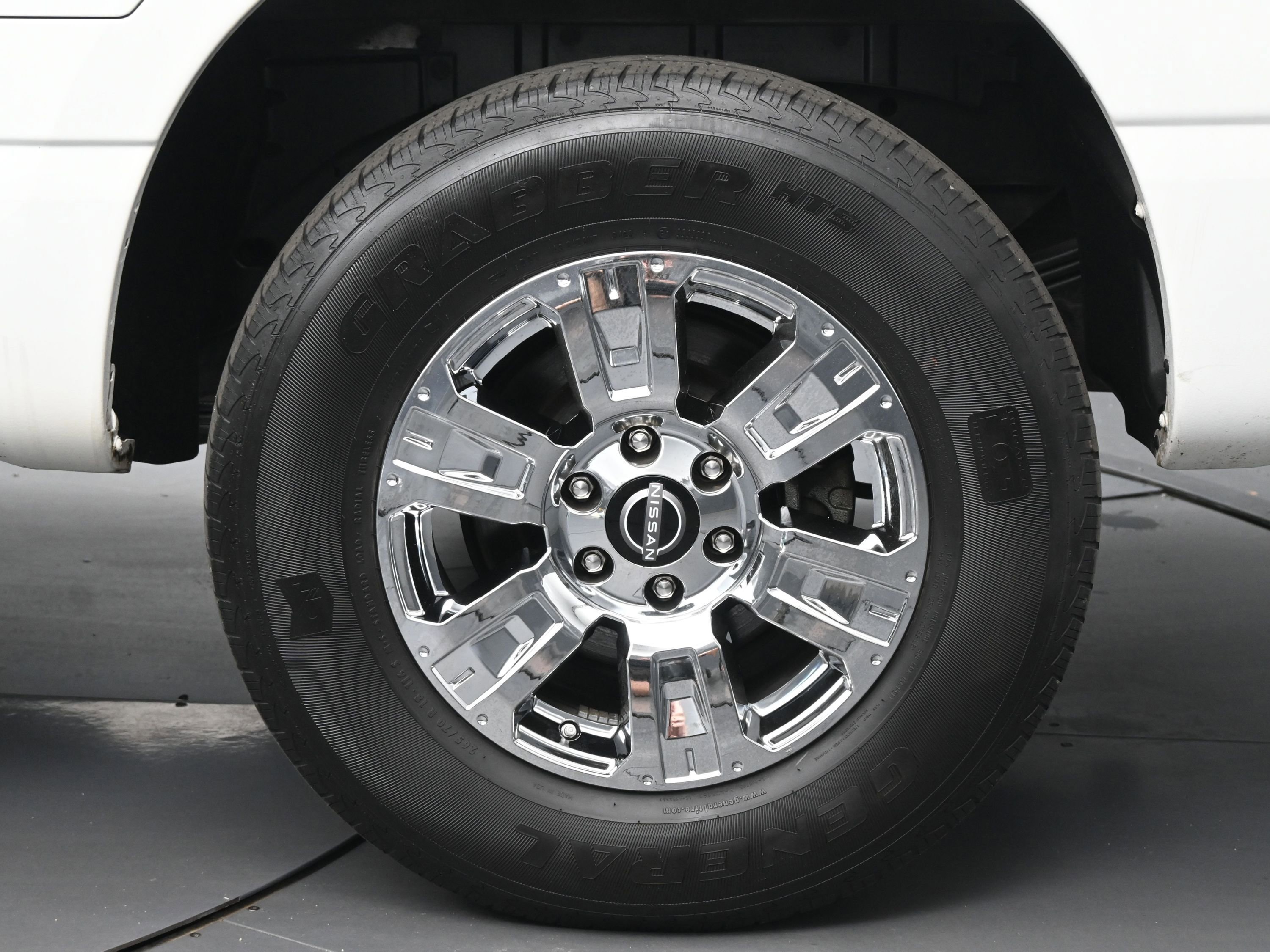 Used 2024 Nissan Titan SV w/ Accessory Utility Package image 21