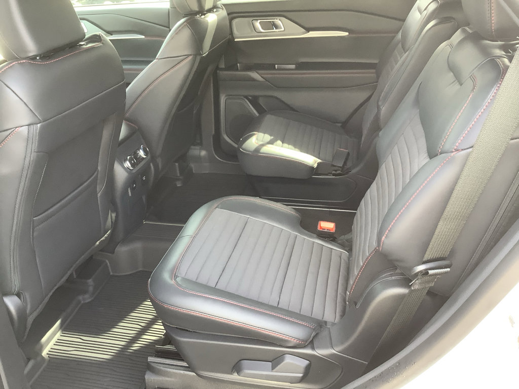 New 2026 Ford Explorer ST-Line w/ ST-Line Street Pack image 11