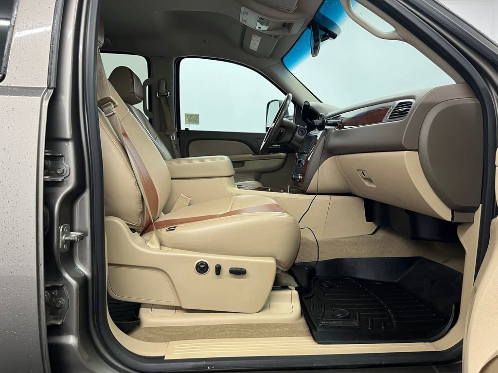 Used 2013 Chevrolet Silverado 2500 LTZ w/ LTZ Plus Package image 24