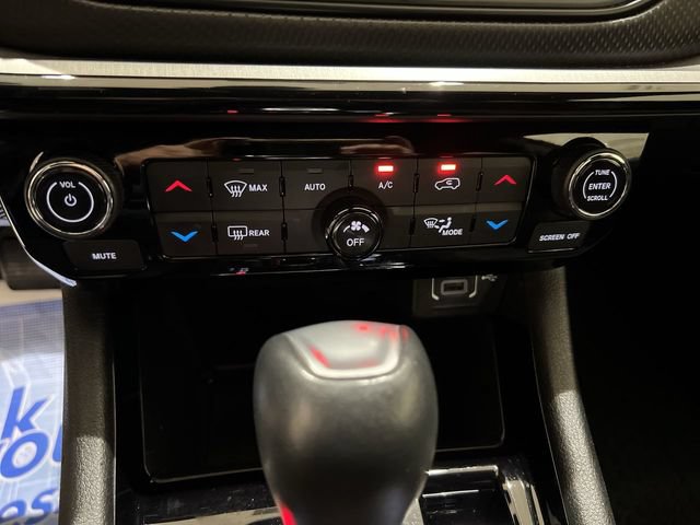 Used 2025 Jeep Compass Trailhawk AWD/4WD image 16