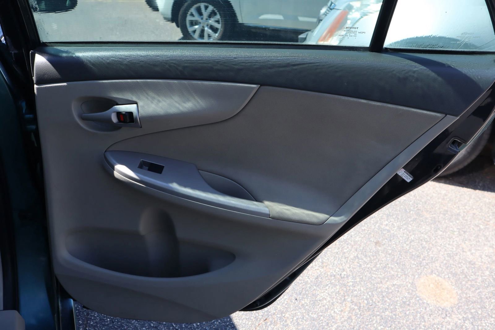 Used 2010 Toyota Corolla LE image 10