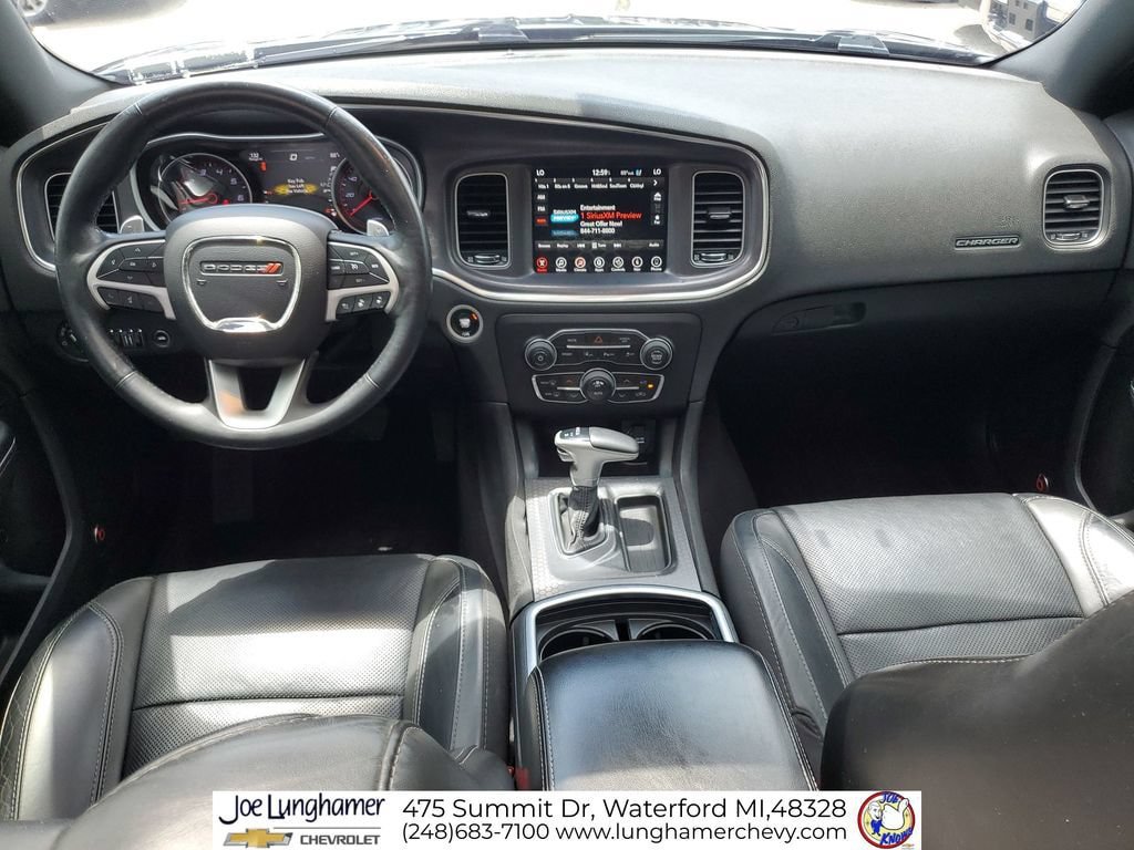 Used 2017 Dodge Charger SXT w/ AWD Premium Group image 23