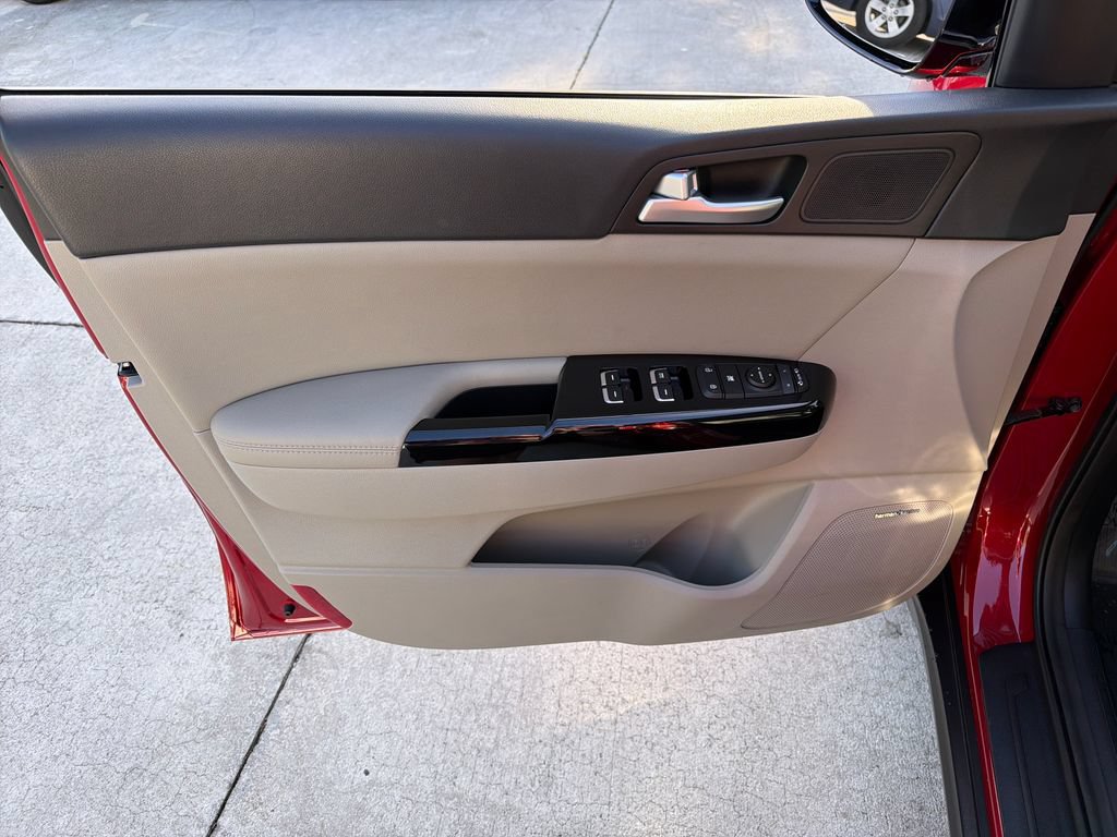 Used 2022 Kia Sportage EX w/ EX Technology Package FWD image 18