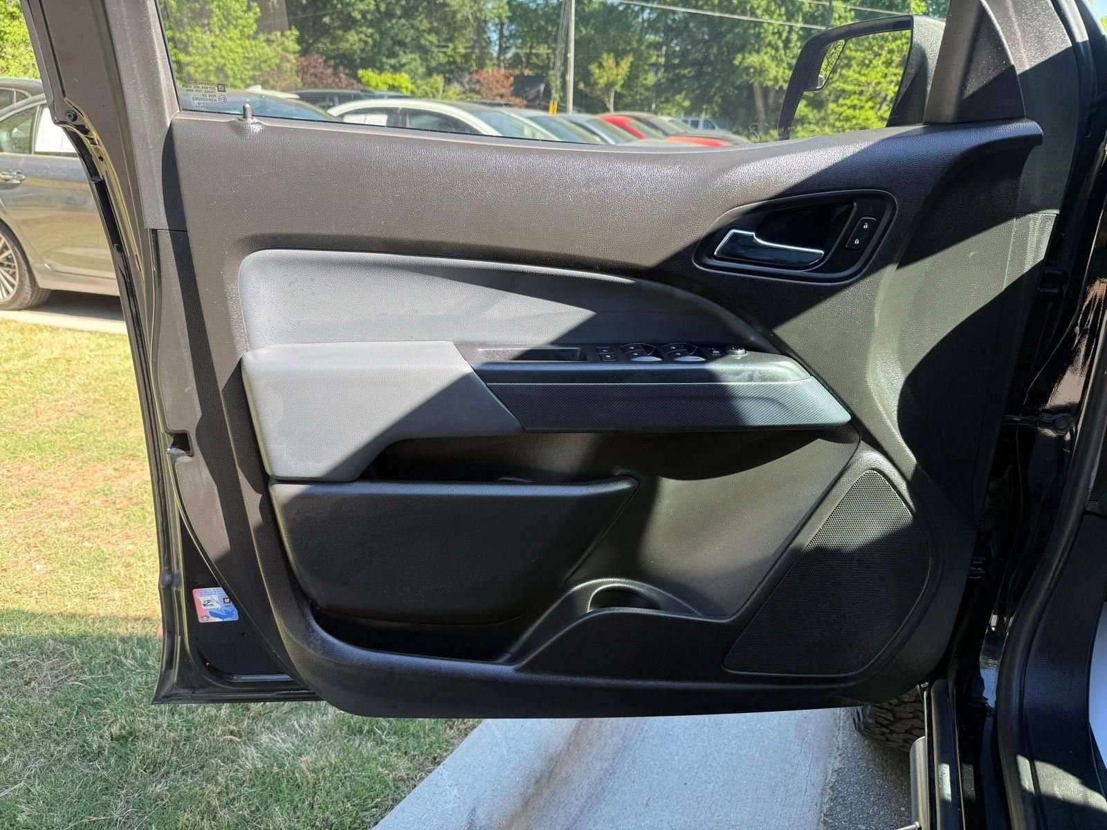 Used 2016 Chevrolet Colorado Z71 AWD/4WD image 21