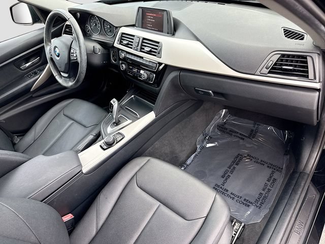Used 2018 BMW 320i Sedan RWD image 13
