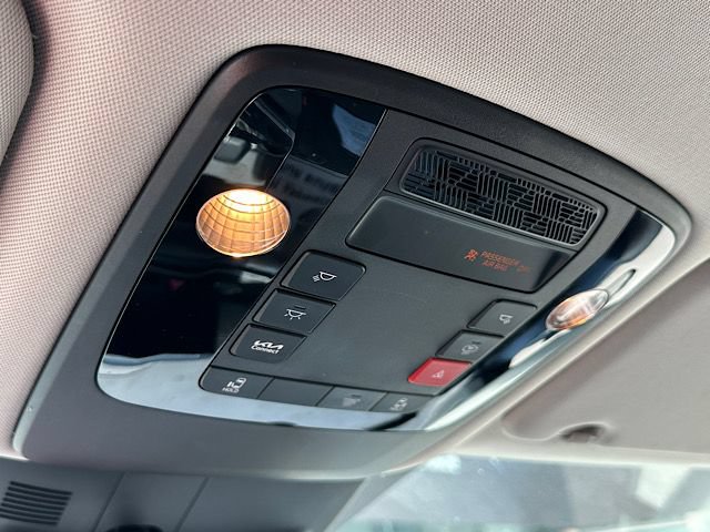 Used 2026 Kia Carnival FWD image 29