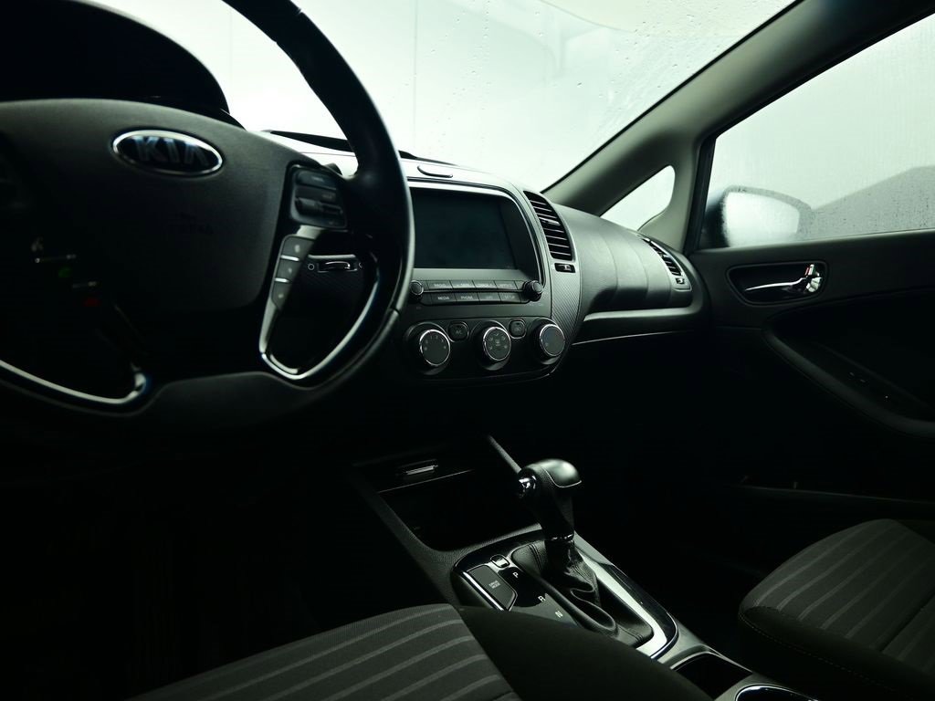 Used 2018 Kia Forte S image 23