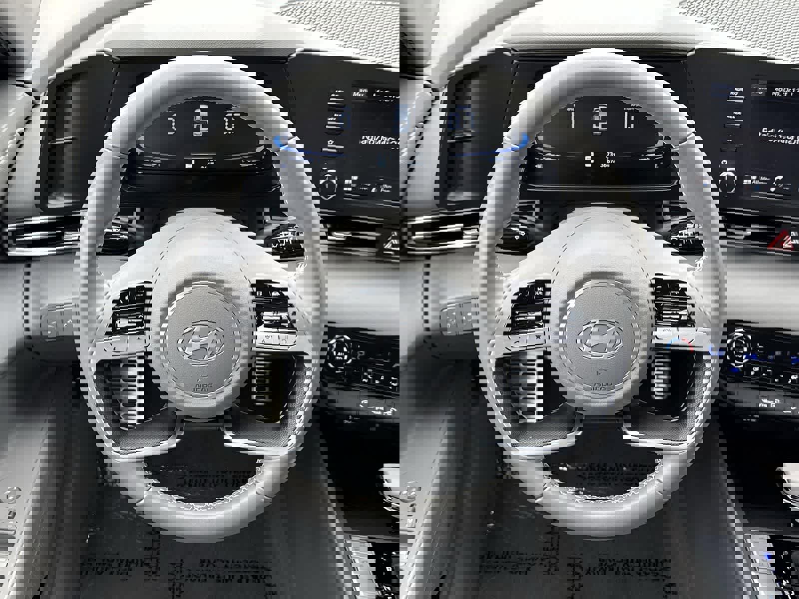 Certified 2025 Hyundai Elantra Sport image 9