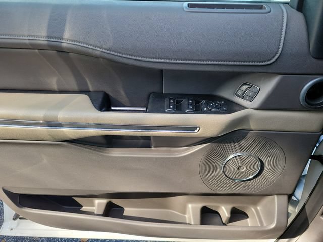 Used 2020 Ford Expedition XLT w/ Equipment Group 202A RWD image 16