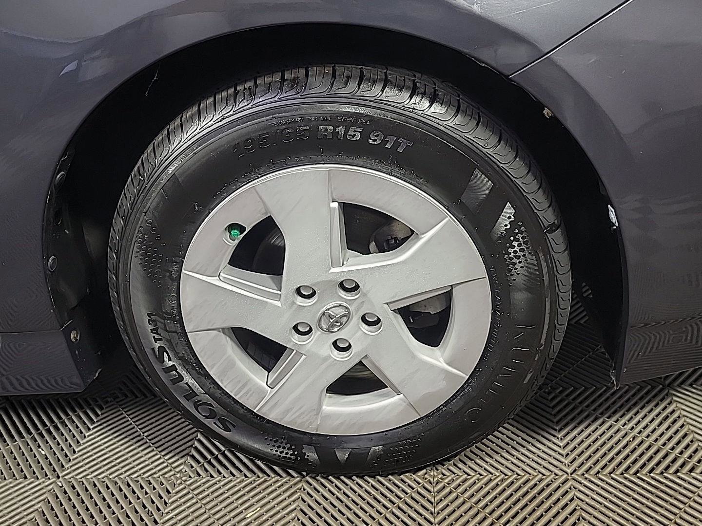 Used 2011 Toyota Prius Four w/ Solar Roof Pkg FWD image 3