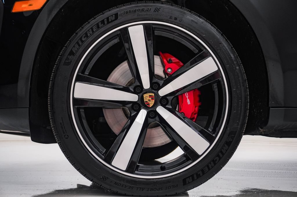 Certified 2026 Porsche Macan S AWD/4WD image 10