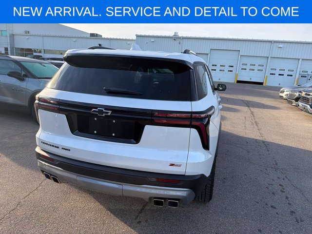 Used 2025 Chevrolet Traverse Z71 w/ Enhanced Driving Package AWD/4WD image 13