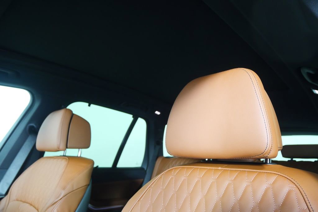 Used 2026 BMW X5 xDrive40i w/ M Sport Package image 12