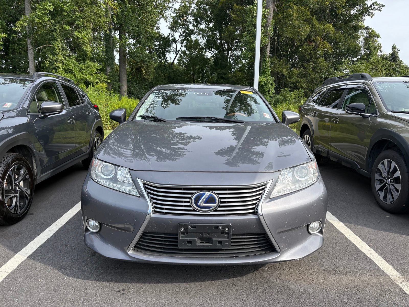 Used 2013 Lexus ES 300h w/ Premium Pkg FWD image 2