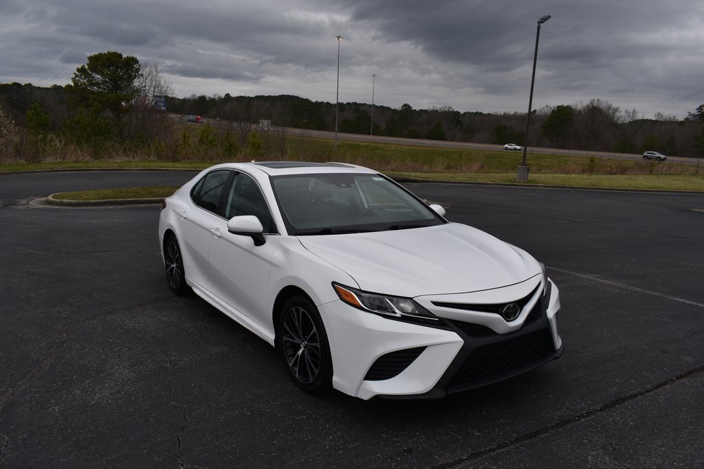Used 2019 Toyota Camry SE image 1