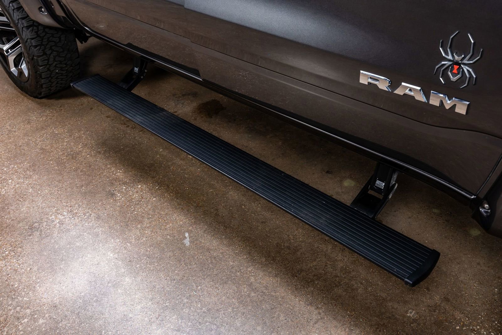 Used 2024 RAM 1500 Laramie image 12