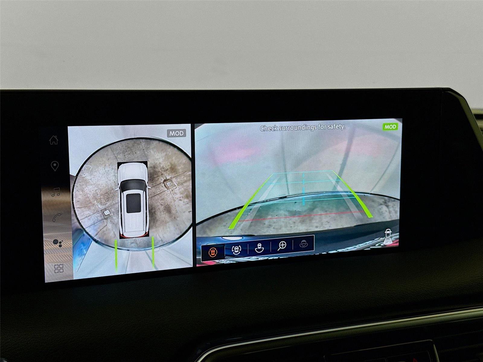 Used 2025 Nissan Armada SL w/ Captain's Chari Seat Package image 10