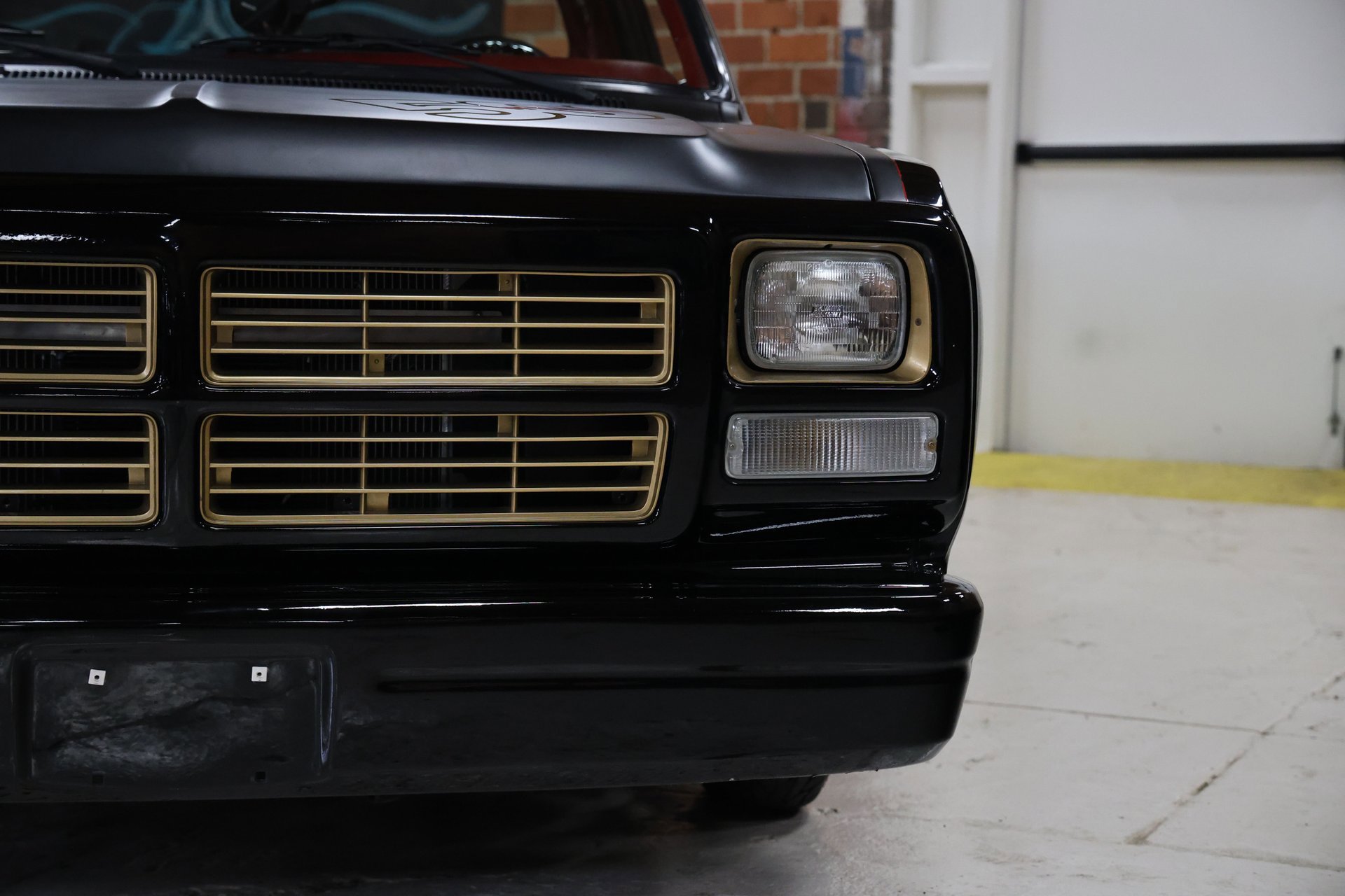 Used 1992 Dodge D/W Truck 150 image 7