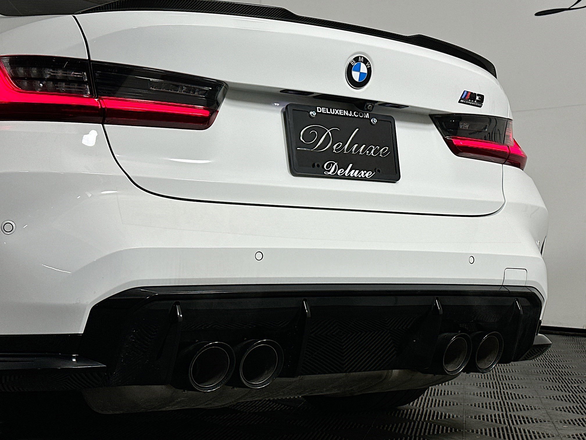 Used 2022 BMW M3 Competition w/ M Carbon Exterior Package image 25